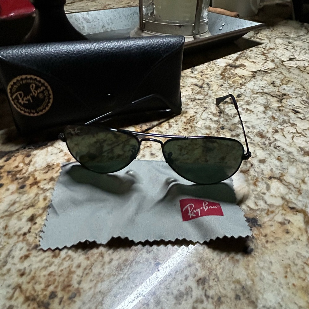 Ray-Ban Authentic Kids Black Aviator Sunglasses with Green Lenses
